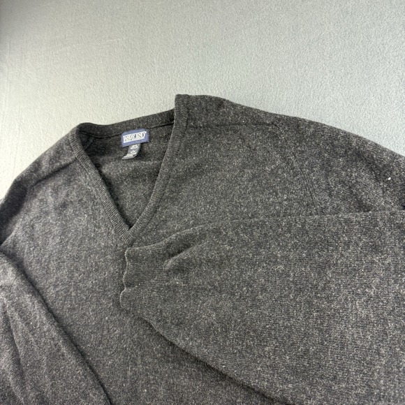 Lands End Sweater Men's L Black Vintage England 100% Lambs Wool V Neck Pullover